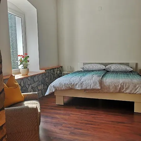 Apartma Humar شقة تولمين